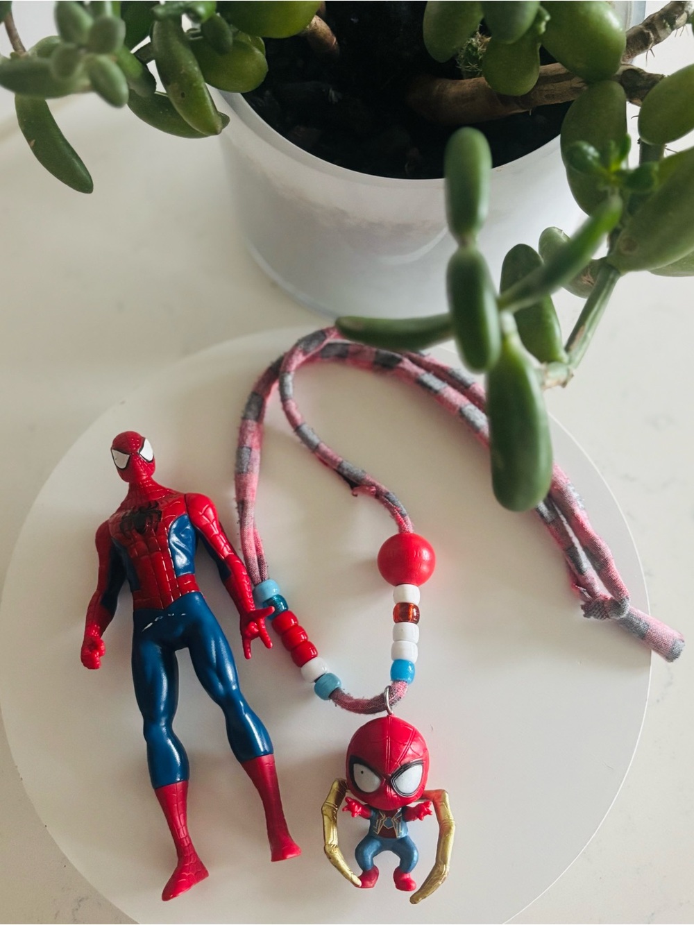 Marvel Red & Blue Spider-Man Kids Necklace and Figure Set❤️💙🕷️🕸️